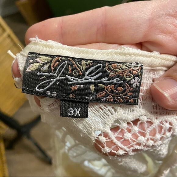 J. Gee Elegant White cream Lace Dress with bell sleeve boho 3X plus size - Picture 10 of 10